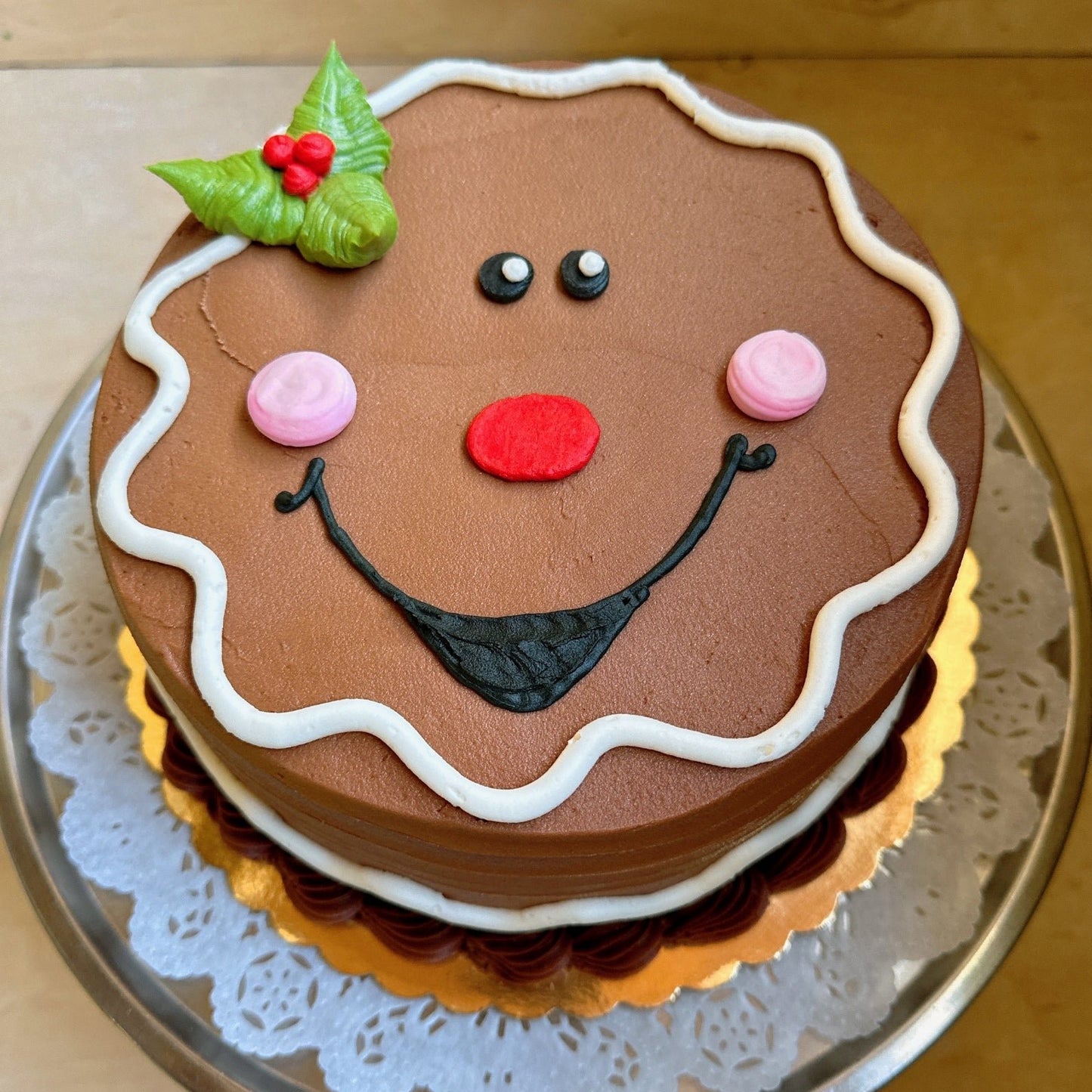 Happy Holly Decorated Cake: Christmas in July Special